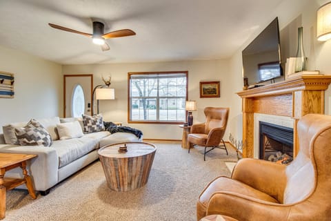 Less Than 1 Mi to Bull Shoals Lake The Blue Quill House in Bull Shoals