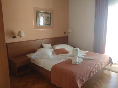 Guest House Palme Bed and Breakfast in Lika-Senj County