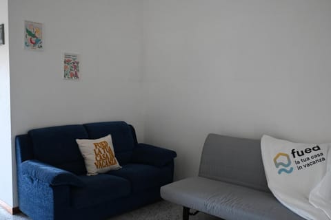 S076 - Sirolo, bilocale in centro, con terrazzo e aria condizionata! Apartment in Sirolo