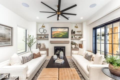 Desert Lotus by Ember Stays House in St George