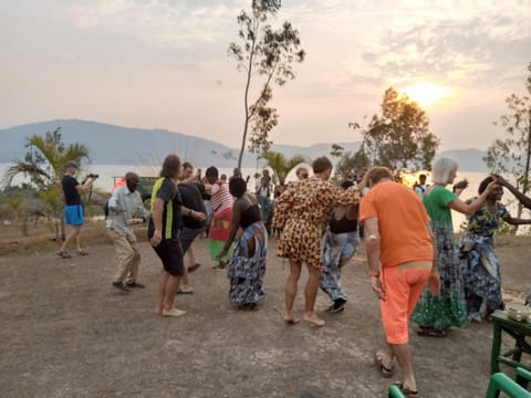 Day, People, Natural landscape, Lake view, Mountain view, Sea view, Sunrise, Sunset, group of guests