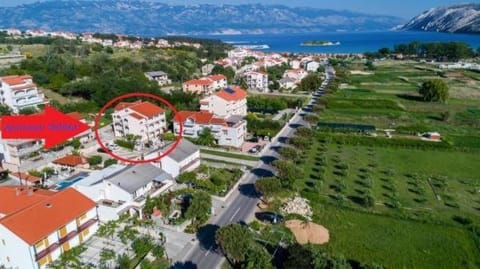 Property building, Facade/entrance, Off site