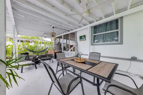 Lanai, Pool and Patios Waterfront Home in Tavernier House in Tavernier