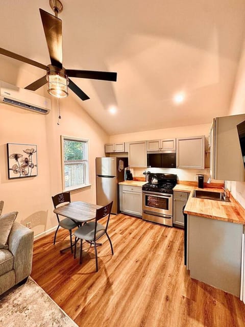 Romantic Port Royal Retreat. Pets Yes House in Port Royal