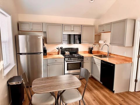 Romantic Port Royal Retreat. Pets Yes House in Port Royal