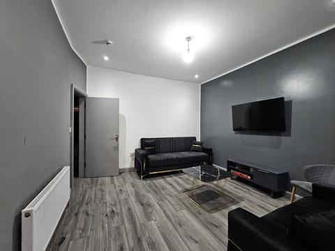 Landcross Co-Living - Private Room Self-Cater House in Manchester