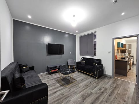 Landcross Co-Living - Private Room Self-Cater House in Manchester