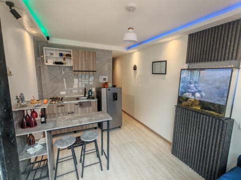 Coffee/tea facilities, Kitchen or kitchenette, Dining area