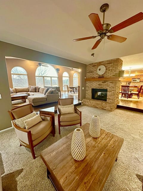 Living room, Seating area, Dining area