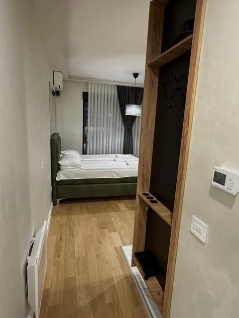 Bed, Bedroom, air conditioner