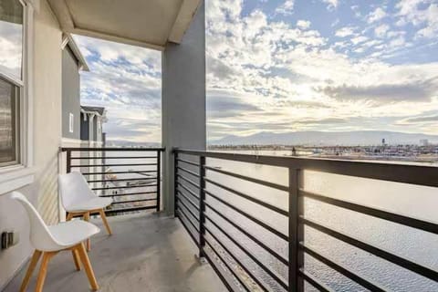 Patio, Day, Natural landscape, View (from property/room), Balcony/Terrace, Balcony/Terrace, Lake view