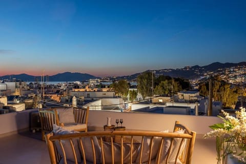 Patio, Natural landscape, View (from property/room), Balcony/Terrace, Balcony/Terrace, Seating area, City view