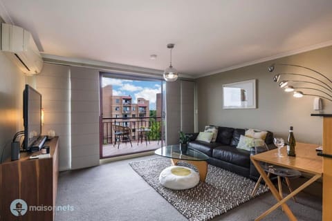 TV and multimedia, Balcony/Terrace, Living room, Seating area