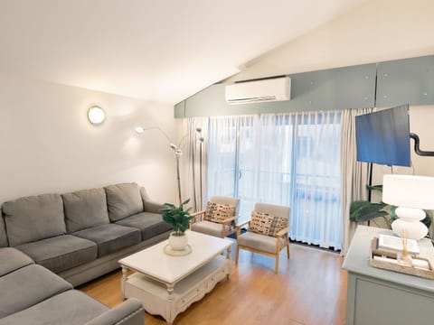 Communal lounge/ TV room, TV and multimedia