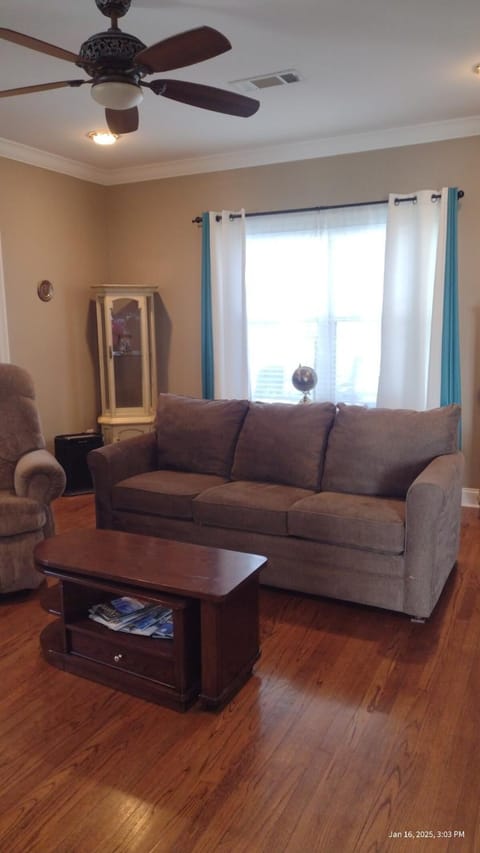 Living room, Seating area, fireplace