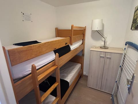 Appartement rénové au cœur de Super Besse avec balcon et parking privé - FR-1-814-81 Apartment in Besse-et-Saint-Anastaise