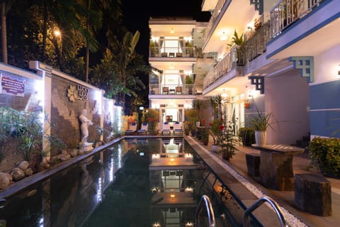 Property building, Swimming pool