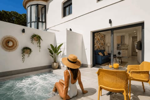 Solarium, Swimming pool