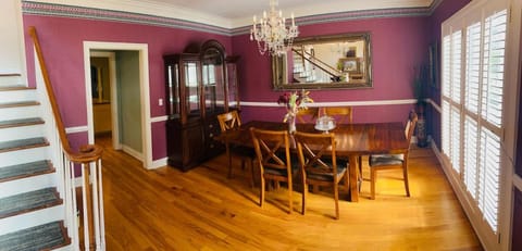 Luxurious Gated Residence on a Prestigious Golf Course - Sleeps 12 House in Montgomery