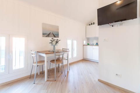 TV and multimedia, Kitchen or kitchenette, Dining area