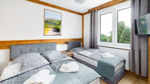 Bed, Photo of the whole room, Seating area