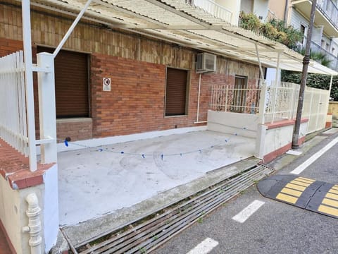 New apartment next to the beach Apartment in Laigueglia