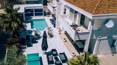 Property building, Swimming pool