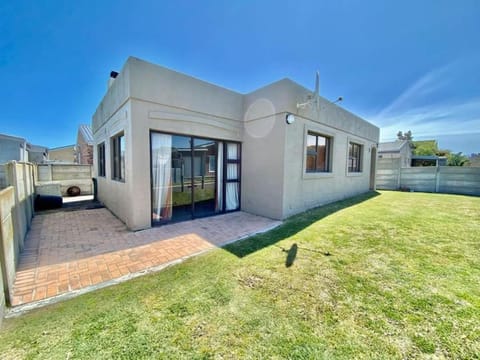 Property building, Day, Garden view