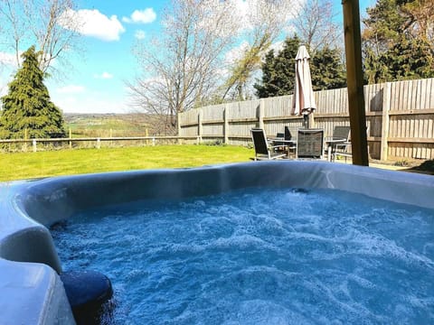 Day, Hot Tub