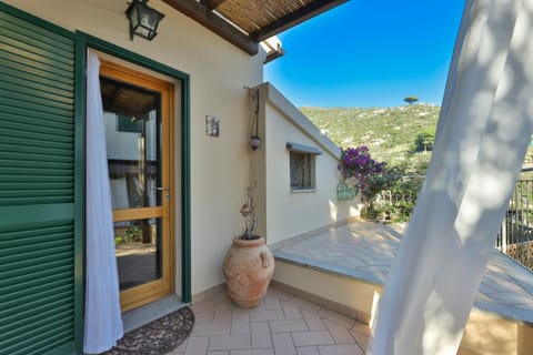 Property building, Natural landscape, Balcony/Terrace, Mountain view