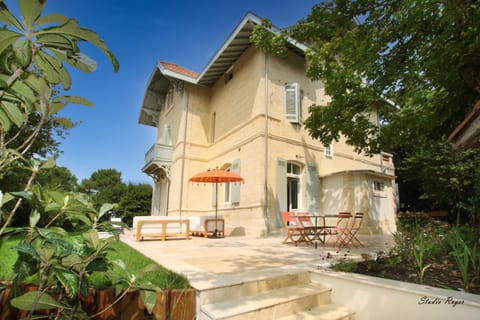 Property building, Spring, Garden, Garden view