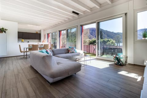 Natural landscape, TV and multimedia, View (from property/room), Balcony/Terrace, Living room, Evening entertainment, Mountain view
