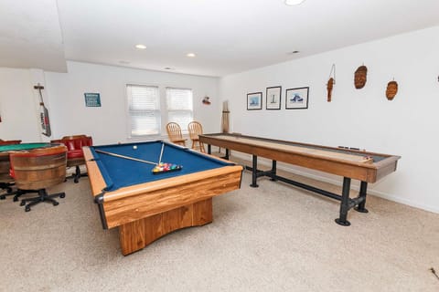 Oceanside, Pool, Hot Tub, Rec Room, Close to Beach -WC920, Whalehead Retreat House in Corolla
