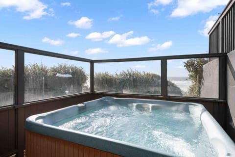 Moonstruck Beach House House in Lincoln City