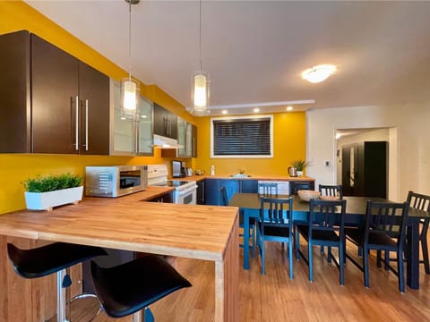 Dining area, kitchen