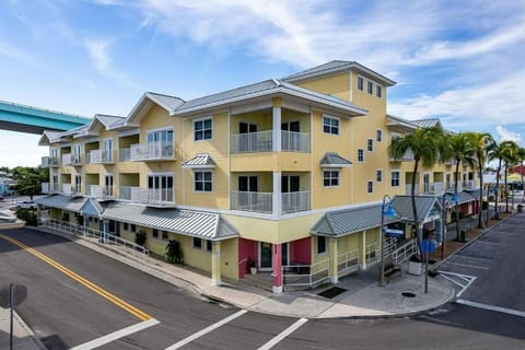 Harbour House 215 by Sun Palace Vacations Apartment in San Carlos Island