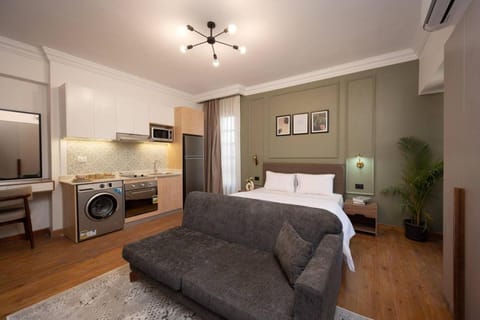 Bed, Kitchen or kitchenette, Photo of the whole room, Bedroom, washing machine