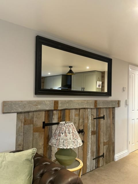 Cosy Hideaway 7 min from Soho farmhouse Apartment in West Oxfordshire District