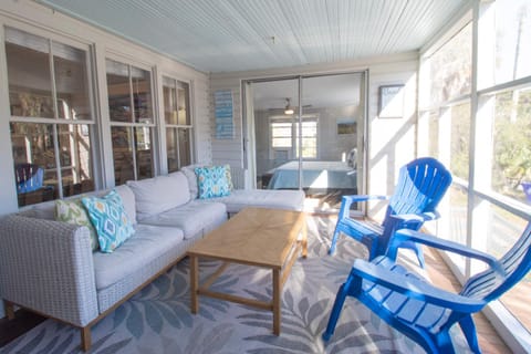 Day, Seating area, Sunrise, Sunset, Family, pet friendly