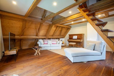 Living on a animal sanctuary House in Zug, Switzerland