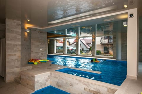Swimming pool, Swimming pool