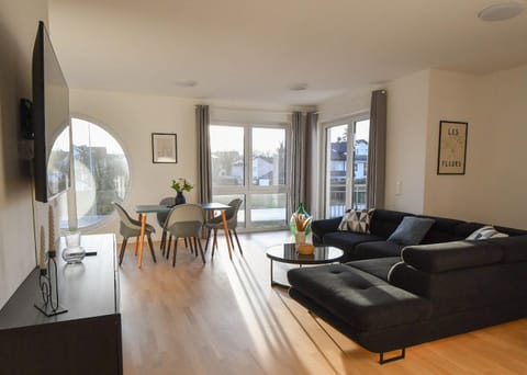 TV and multimedia, Living room, Dining area