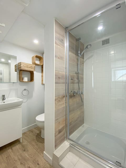 Shower, Bathroom