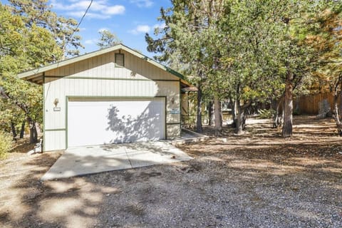 Rutter Family Retreat by Big Bear Vacations House in Southern California