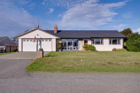 Ocean and Sunset Views Brookings Home Near Town! House in Brookings