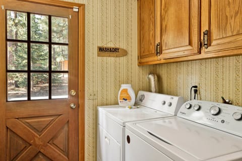 Relaxing Four Bears Cabin in Big Bear Lake Cabin in Big Bear