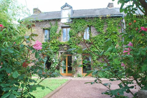 Gites du Charme House in Paimpont