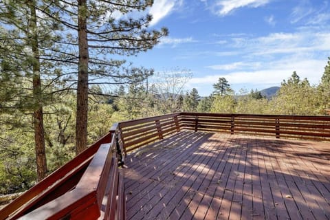 Highland Oaks Retreat by Big Bear Vacations House in Sugarloaf
