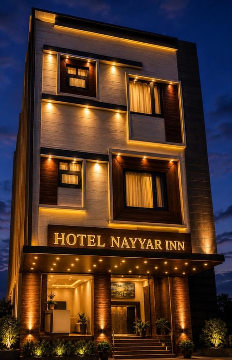 Property building, Facade/entrance, Night