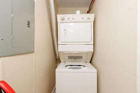 Stunning Apt w Rooftop & Game Room - Sleeps 10 Apartment in Pittsburgh